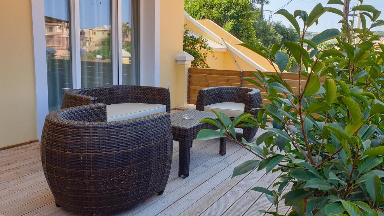 Helen Apartments & Studios Agios Stefanos Avliotes  Extérieur photo