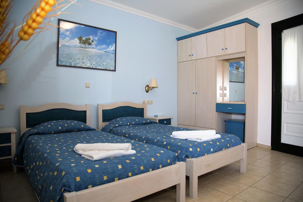 Helen Apartments & Studios Agios Stefanos Avliotes  Extérieur photo